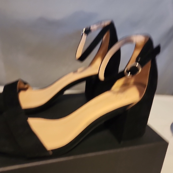 A New Day Black Minimalist Heels - Picture 5 of 6